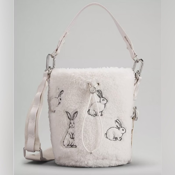 NWT lululemon athletica New Year Rabbit 🐰 Crossbody Bag & Bucket Hat S/M Set - Picture 2 of 7